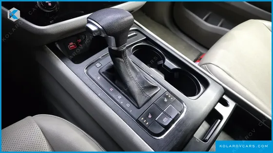 KIA CARNIVAL 11-SEATER DELUXE