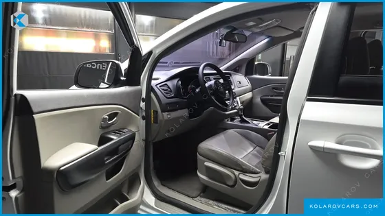 KIA CARNIVAL 11-SEATER DELUXE