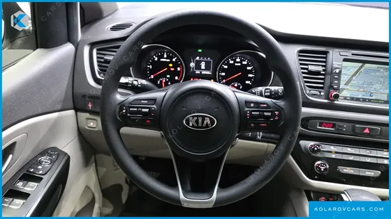 KIA CARNIVAL 11-SEATER DELUXE