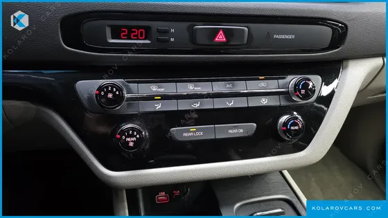 KIA CARNIVAL 11-SEATER DELUXE