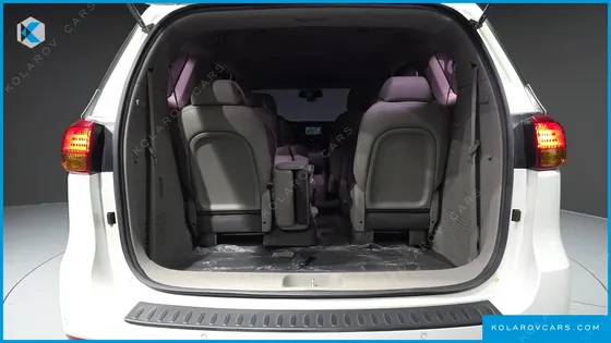 KIA CARNIVAL 11-SEATER DELUXE
