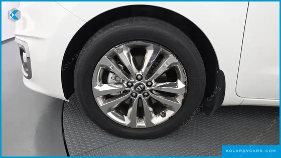 KIA CARNIVAL 7-SEATER HI-LIMOUSINE