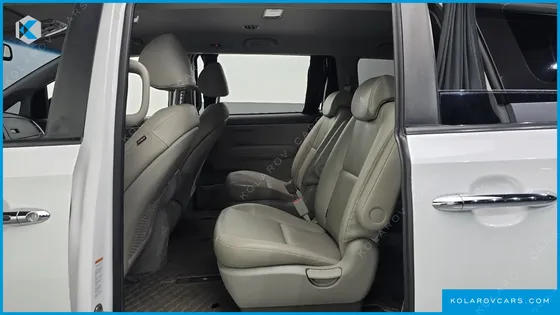 KIA CARNIVAL 9-SEATER LUXURY