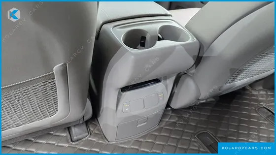 KIA CARNIVAL 9-SEATER LUXURY