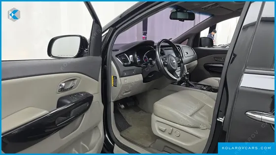 KIA CARNIVAL 9-SEATER PRESTIGE