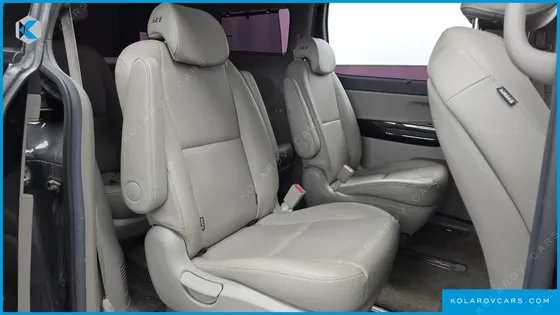 KIA CARNIVAL 9-SEATER PRESTIGE