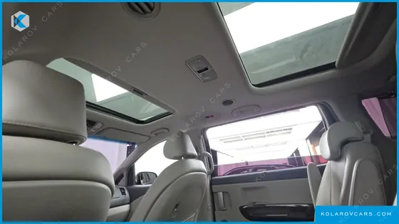 KIA CARNIVAL 9-SEATER PRESTIGE
