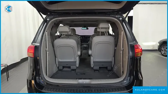 KIA CARNIVAL 9-SEATER PRESTIGE