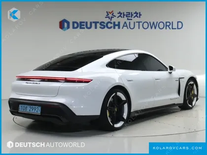 PORSCHE TAYCAN TURBO S
