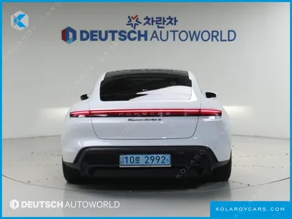PORSCHE TAYCAN TURBO S