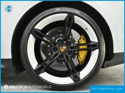 PORSCHE TAYCAN TURBO S