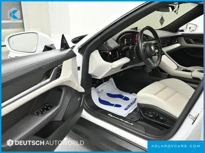 PORSCHE TAYCAN TURBO S