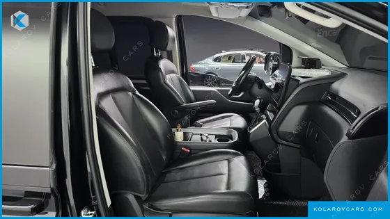 HYUNDAI STARIA CARGO 5-SEATER