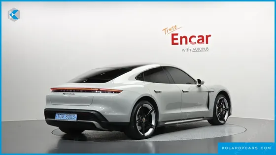 PORSCHE TAYCAN TURBO