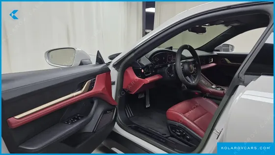 PORSCHE TAYCAN TURBO