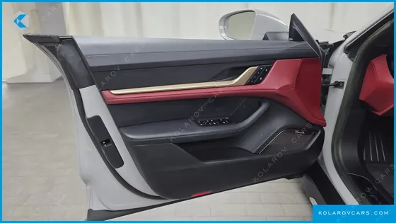 PORSCHE TAYCAN TURBO
