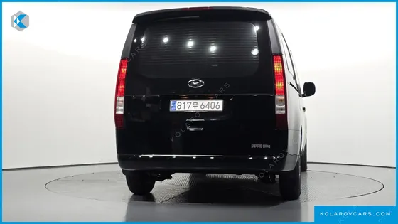 HYUNDAI STARIA CARGO 5-SEATER
