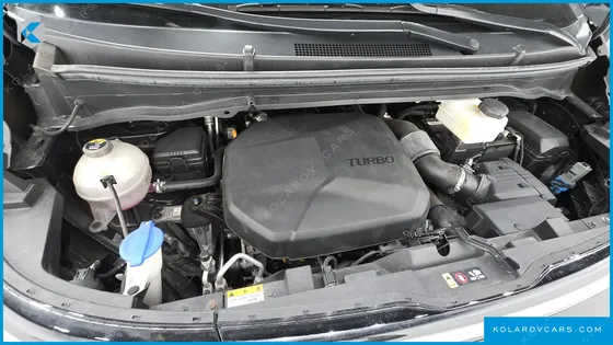 HYUNDAI STARIA CARGO 5-SEATER
