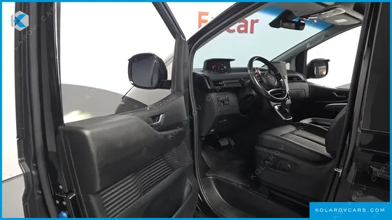 HYUNDAI STARIA CARGO 5-SEATER