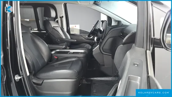HYUNDAI STARIA CARGO 5-SEATER