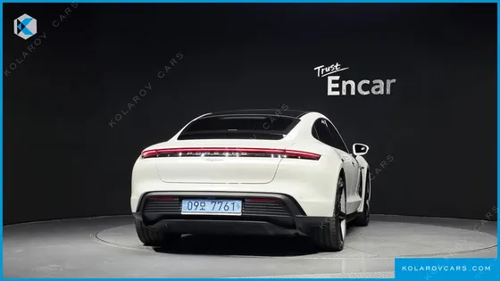 PORSCHE TAYCAN BASE
