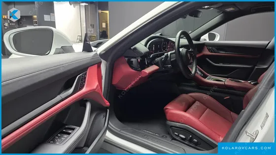 PORSCHE TAYCAN BASE