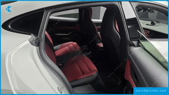 PORSCHE TAYCAN BASE