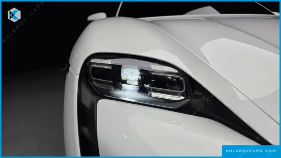 PORSCHE TAYCAN BASE