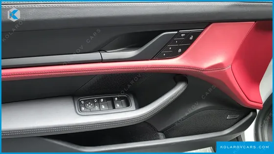 PORSCHE TAYCAN BASE