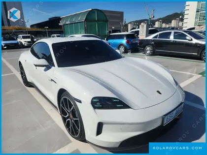 PORSCHE TAYCAN BASE