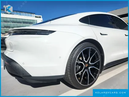 PORSCHE TAYCAN BASE