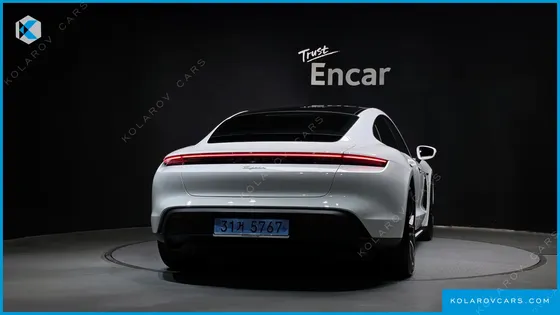 PORSCHE TAYCAN BASE