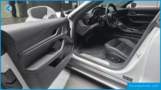 PORSCHE TAYCAN BASE