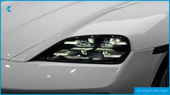 PORSCHE TAYCAN BASE