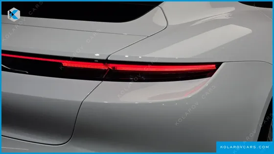 PORSCHE TAYCAN BASE