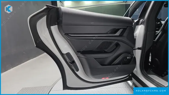 PORSCHE TAYCAN BASE