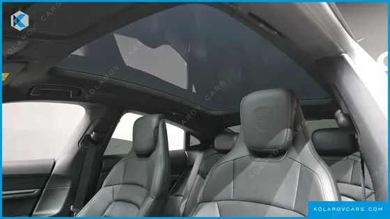 PORSCHE TAYCAN BASE