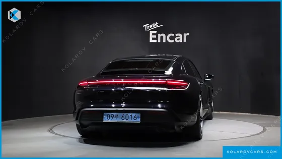PORSCHE TAYCAN BASE