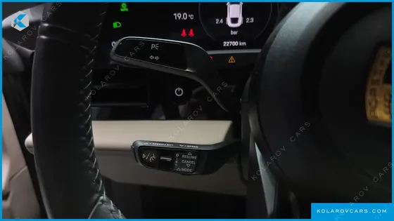 PORSCHE TAYCAN BASE
