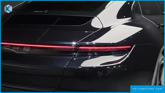 PORSCHE TAYCAN BASE