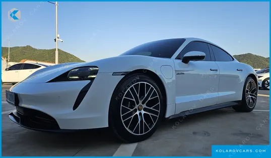 PORSCHE TAYCAN BASE