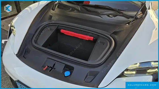 PORSCHE TAYCAN BASE