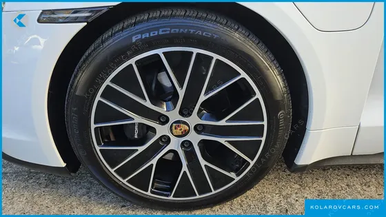 PORSCHE TAYCAN BASE