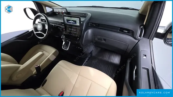HYUNDAI STARIA CARGO 3-SEATER