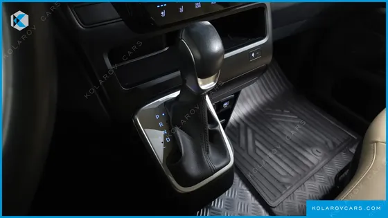 HYUNDAI STARIA CARGO 3-SEATER
