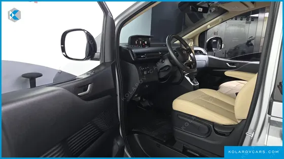 HYUNDAI STARIA CARGO 3-SEATER