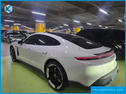 PORSCHE TAYCAN GTS