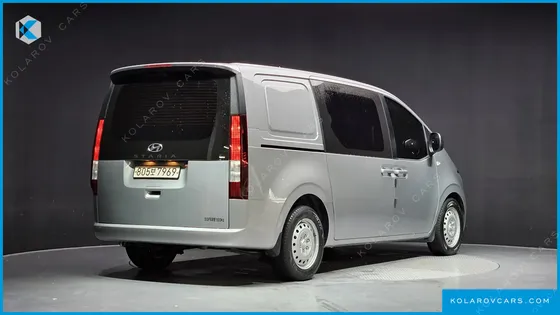 HYUNDAI STARIA CARGO 5-SEATER