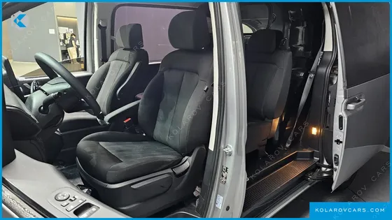 HYUNDAI STARIA CARGO 5-SEATER