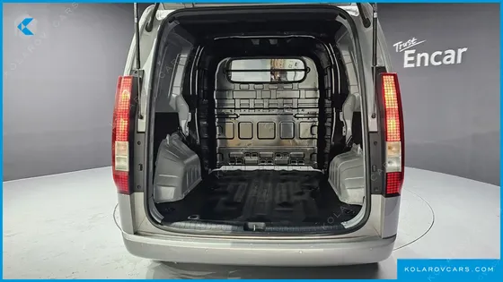 HYUNDAI STARIA CARGO 5-SEATER